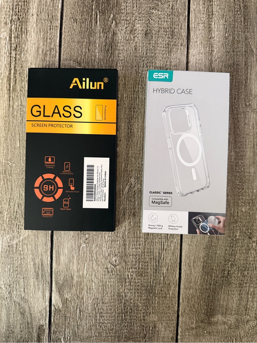 iPhone 15 Pro Bundle (Clear Case + 3 Pack Screen  Protectors) - NWT